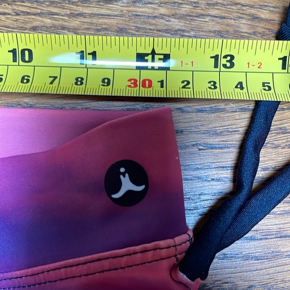 Red Tiger yoga shorts sunrise sunset flower design w/ ruching - Picture 4 of 4